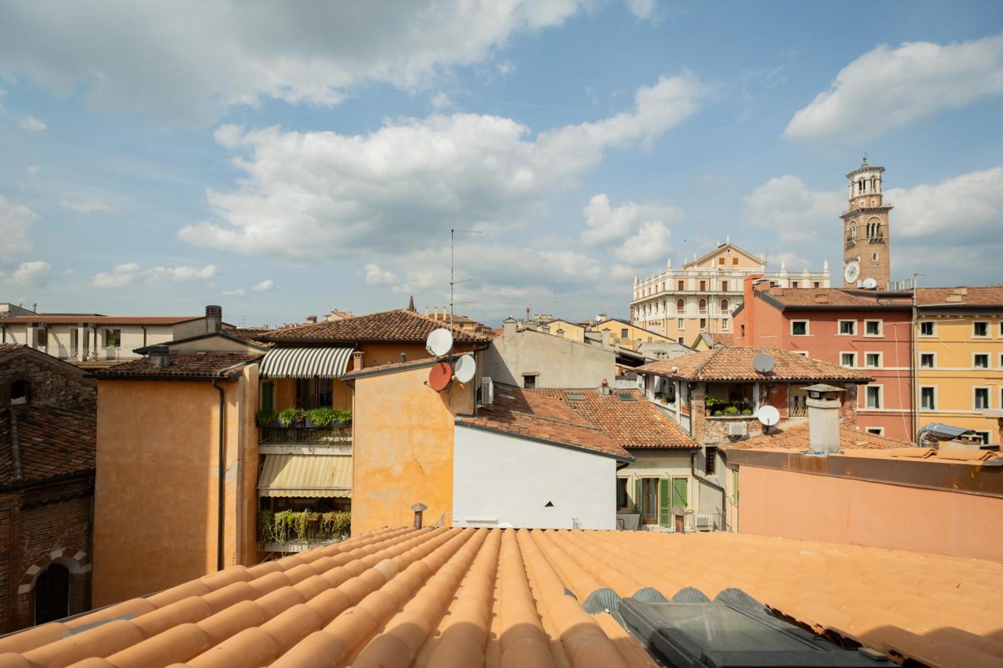 Appartamento Stella - Verona Centro Buitenkant foto